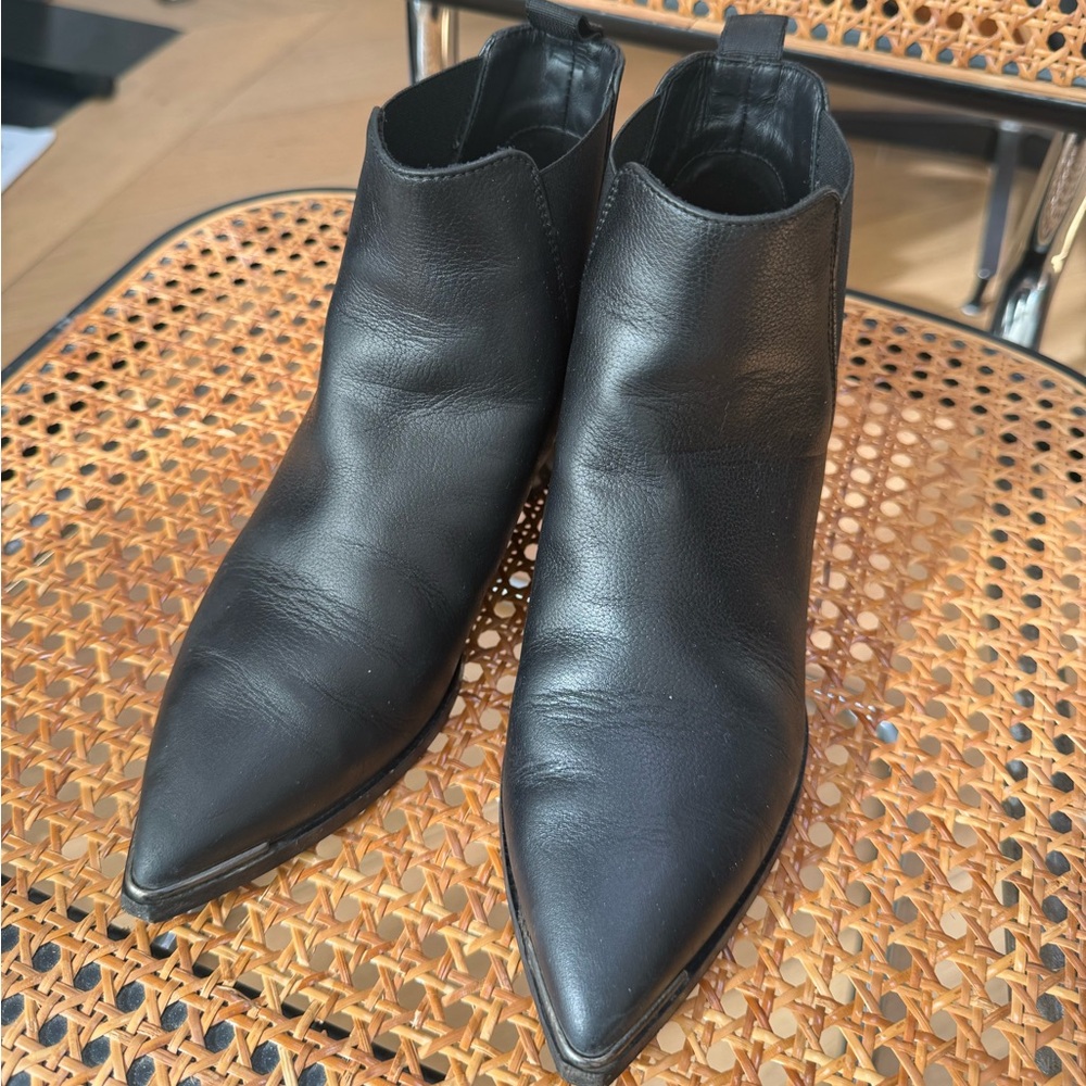 CHIC Acne Studio Black Leather Ankle Booties